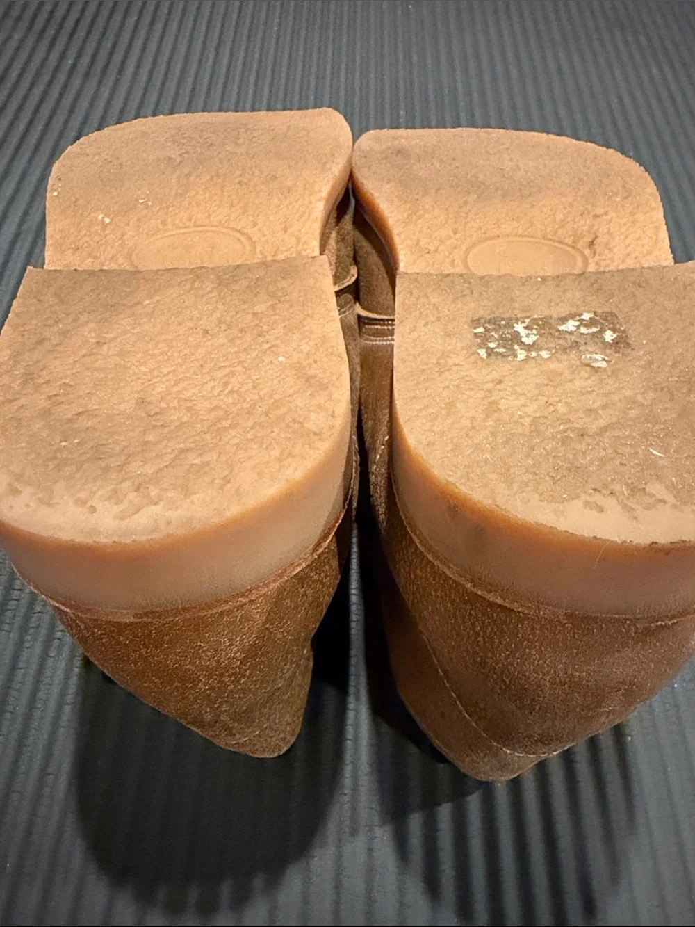 Roots soft tan
